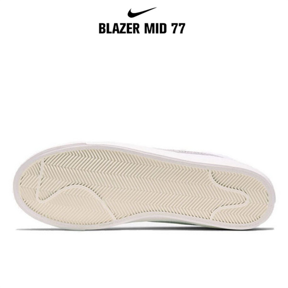 Blazer Mid '77白 灰蛇紋6